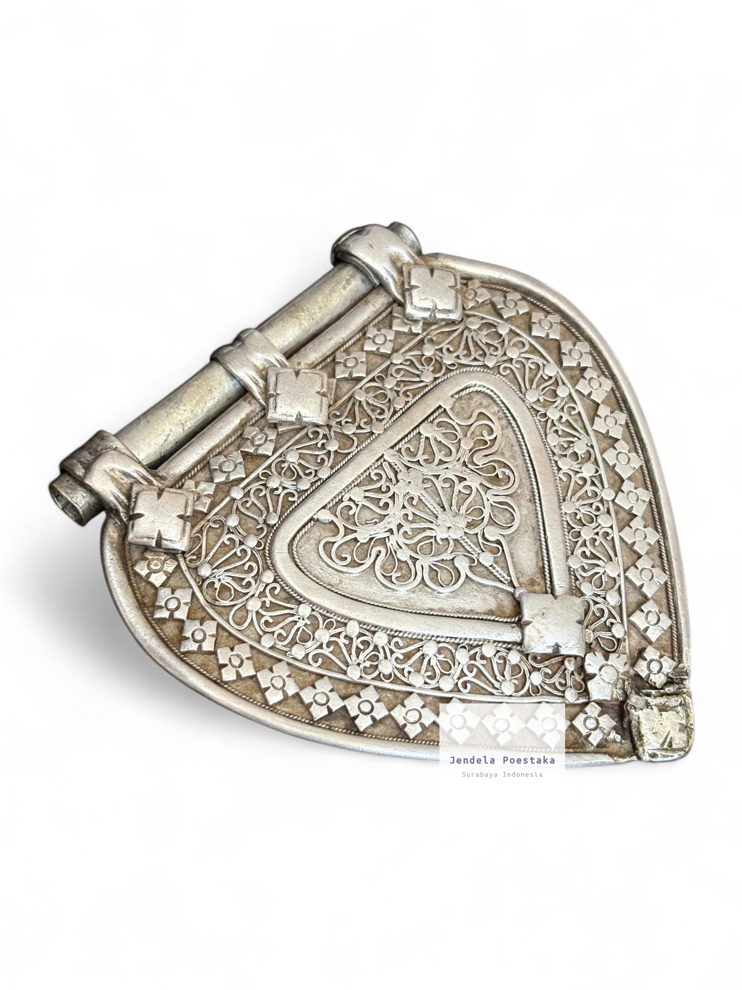 Antique Silver Modesty Plate (Caping) – 19th Century South Sulawesi