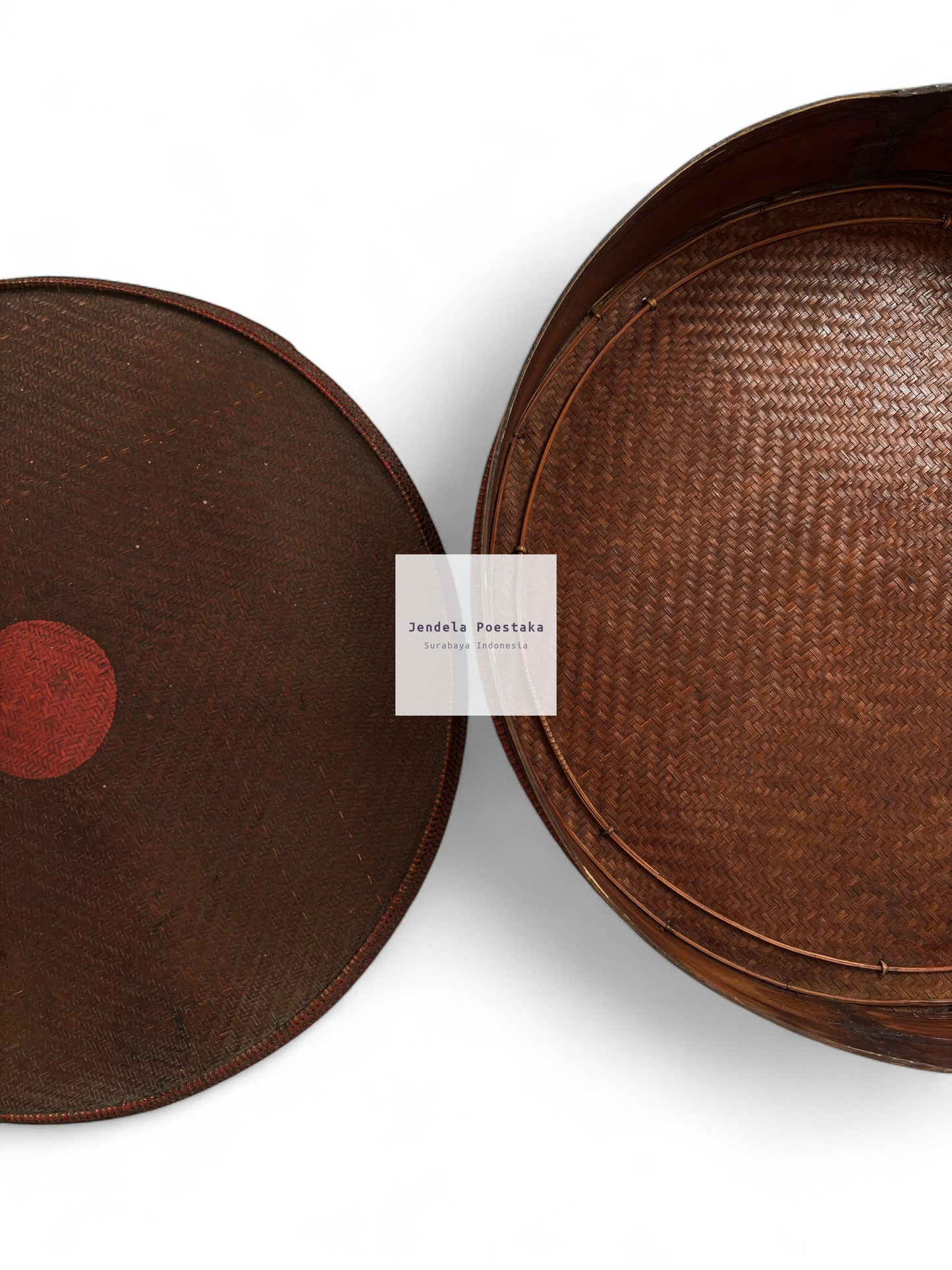 Antique Handwoven Bamboo Tenong (Late 19th–Early 20th Century)
Java, Indonesia | Made for the Peranakan Chinese Market