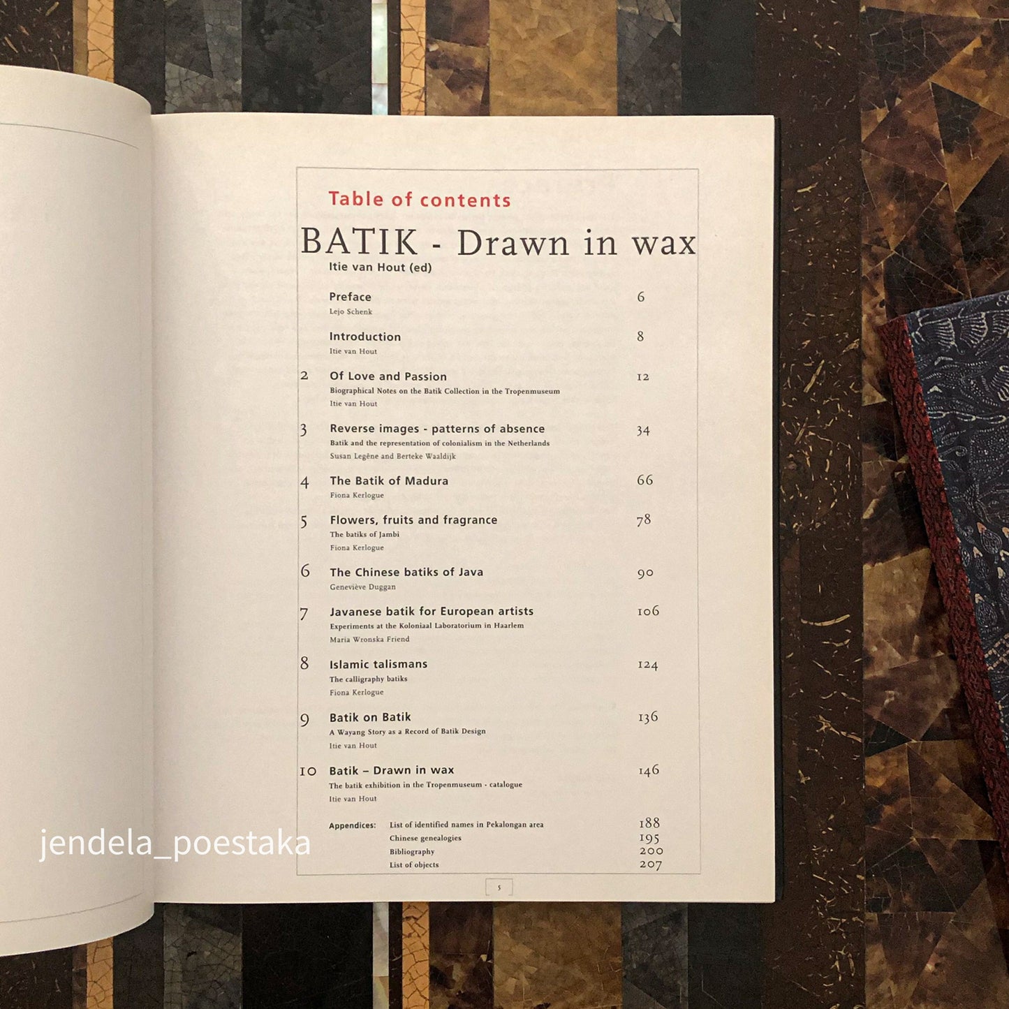 Batik - Drawn in Wax: 200 Years of Batik Art from Indonesia in the Tropenmuseum Collection