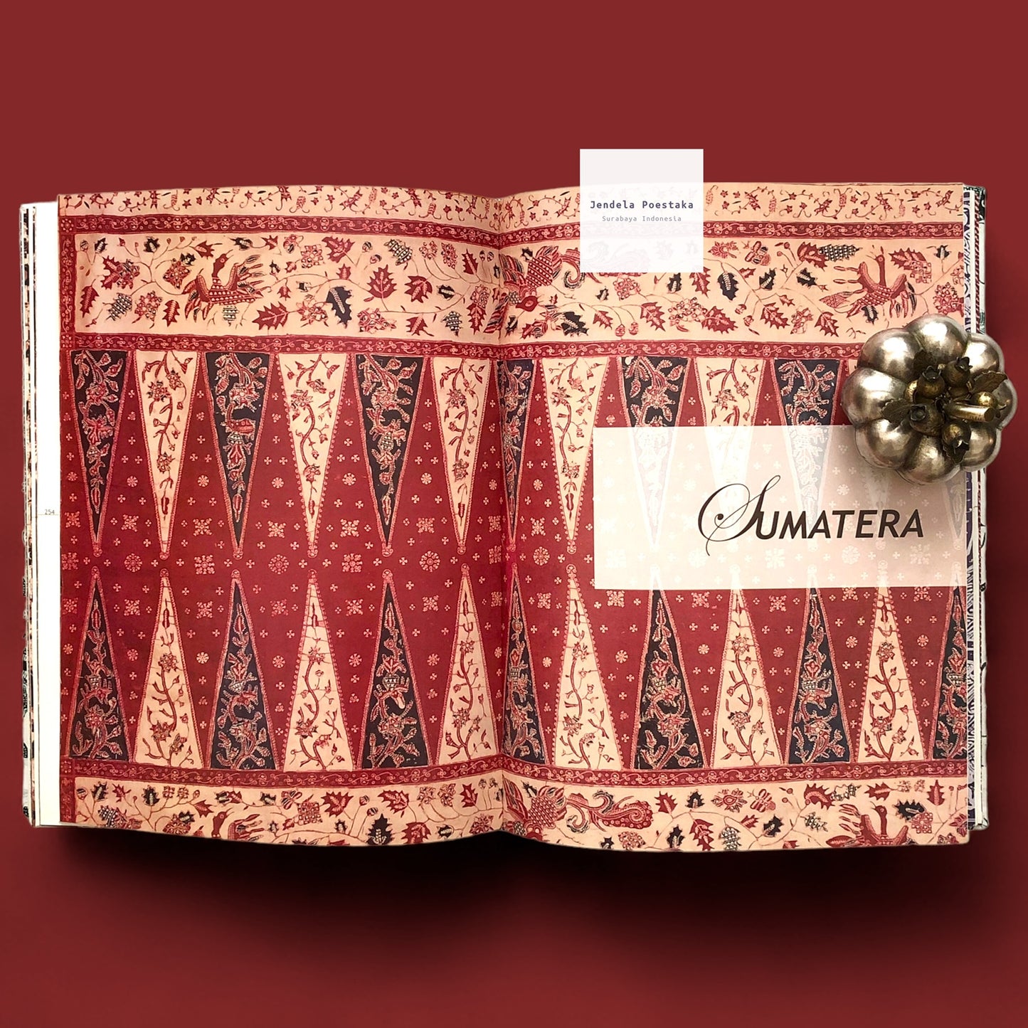 The 20th Century Batik Masterpieces: Tumbu Ramelan Collection