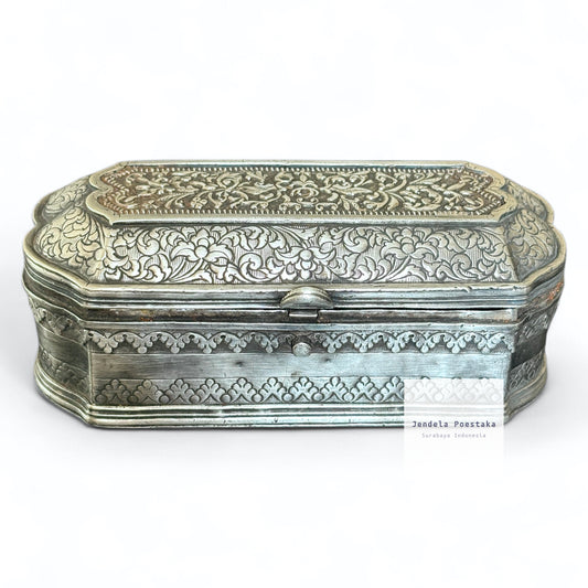 Antique Silver Betel and Tobacco Box – 19th Century Sumatra