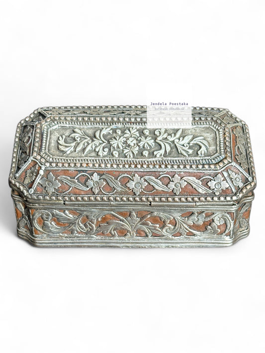 Antique Silver Betel and Tobacco Box – 19th Century South Sulawesi