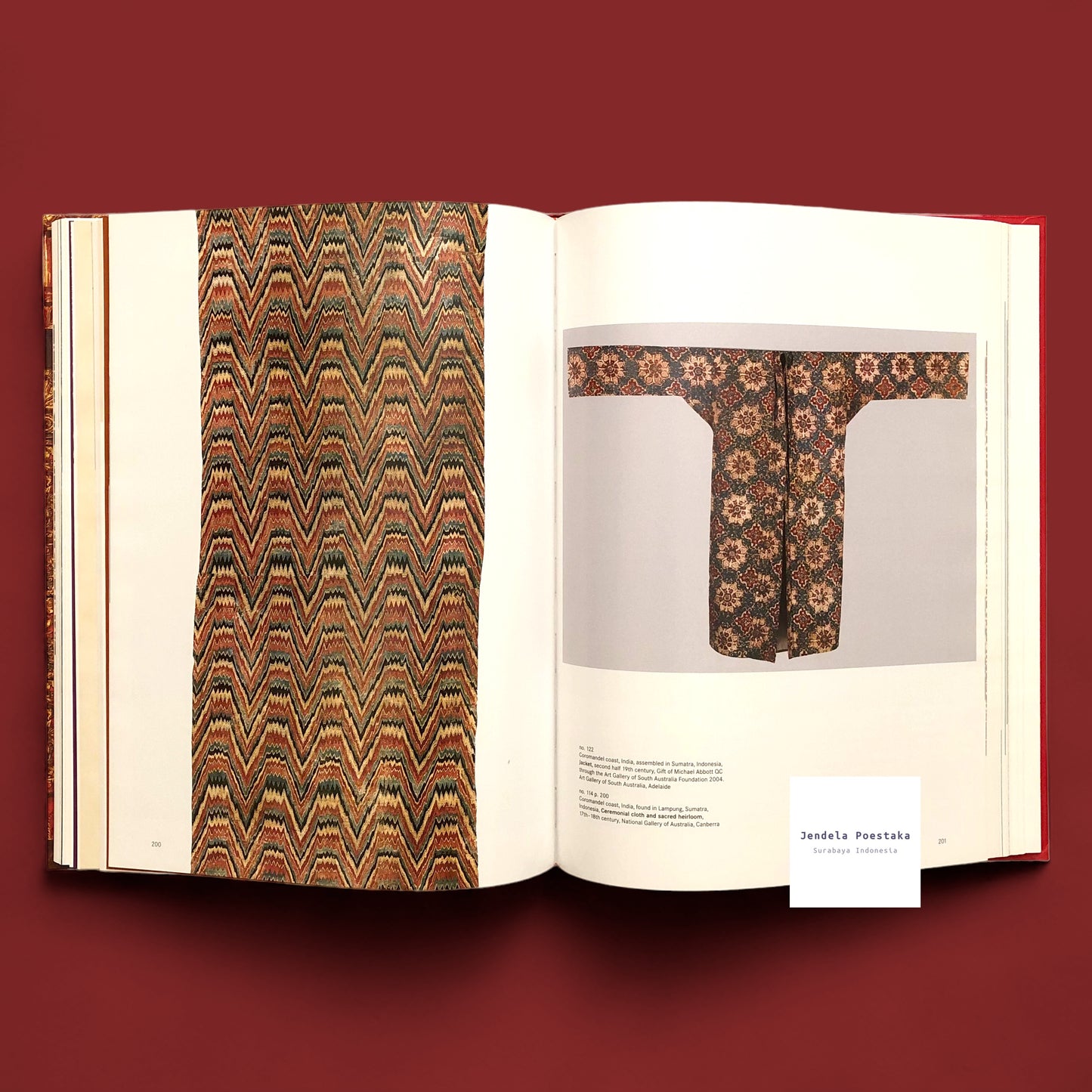 Crescent Moon: Islamic Art And Civilisation in Southeast Asia