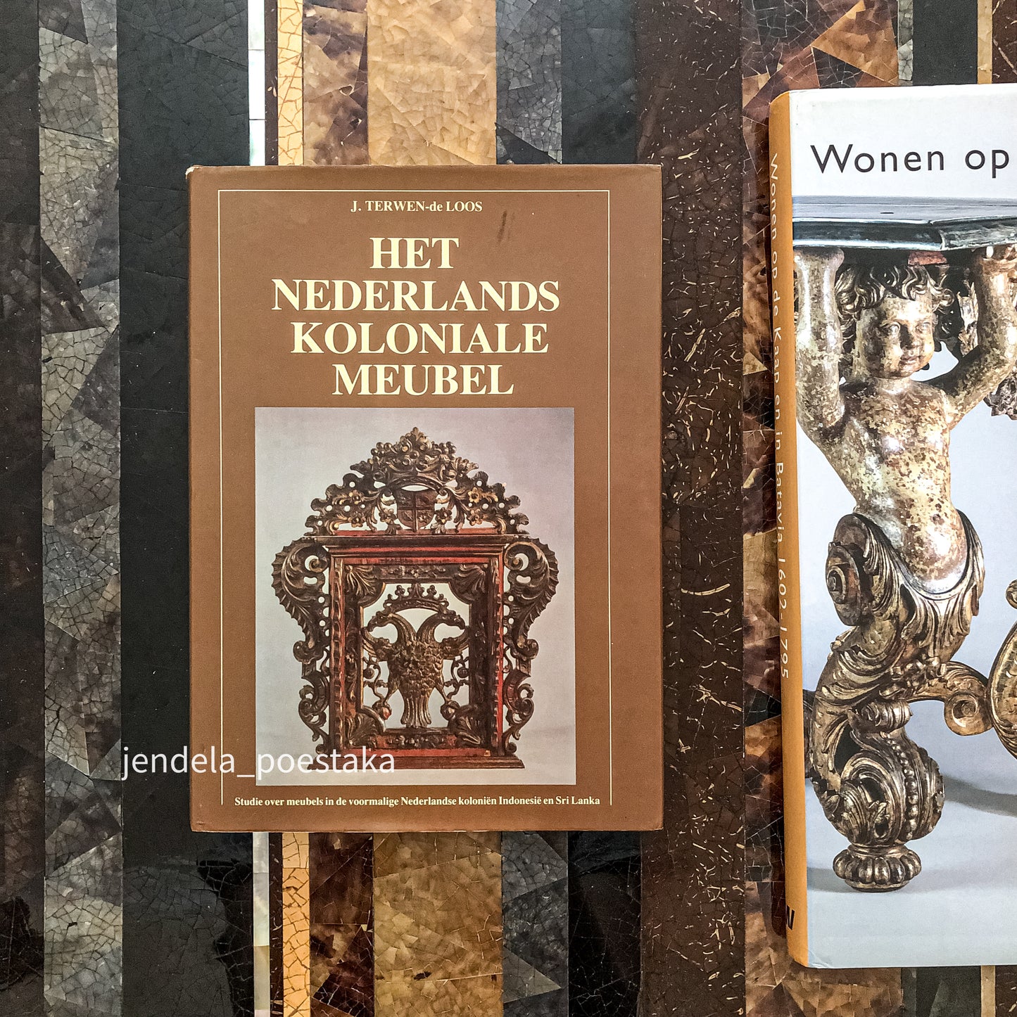 Het Nederlands Koloniale Meubel: Studie over meubels in de voormalige Nederlands Koloniën Indonesië en Sri Lanka